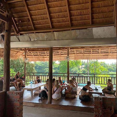Sunrise Riverside Pool Hostel Luang Prabang Bagian luar foto
