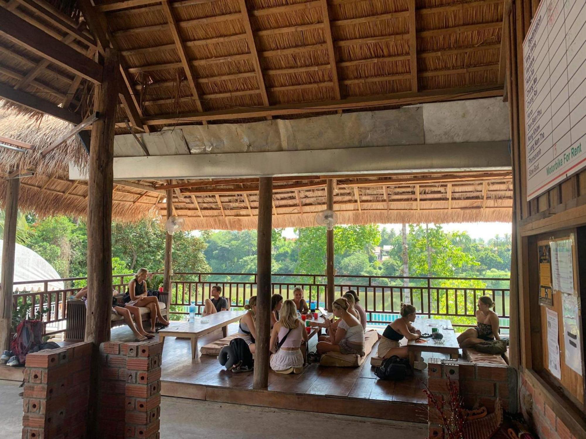 Sunrise Riverside Pool Hostel Luang Prabang Bagian luar foto