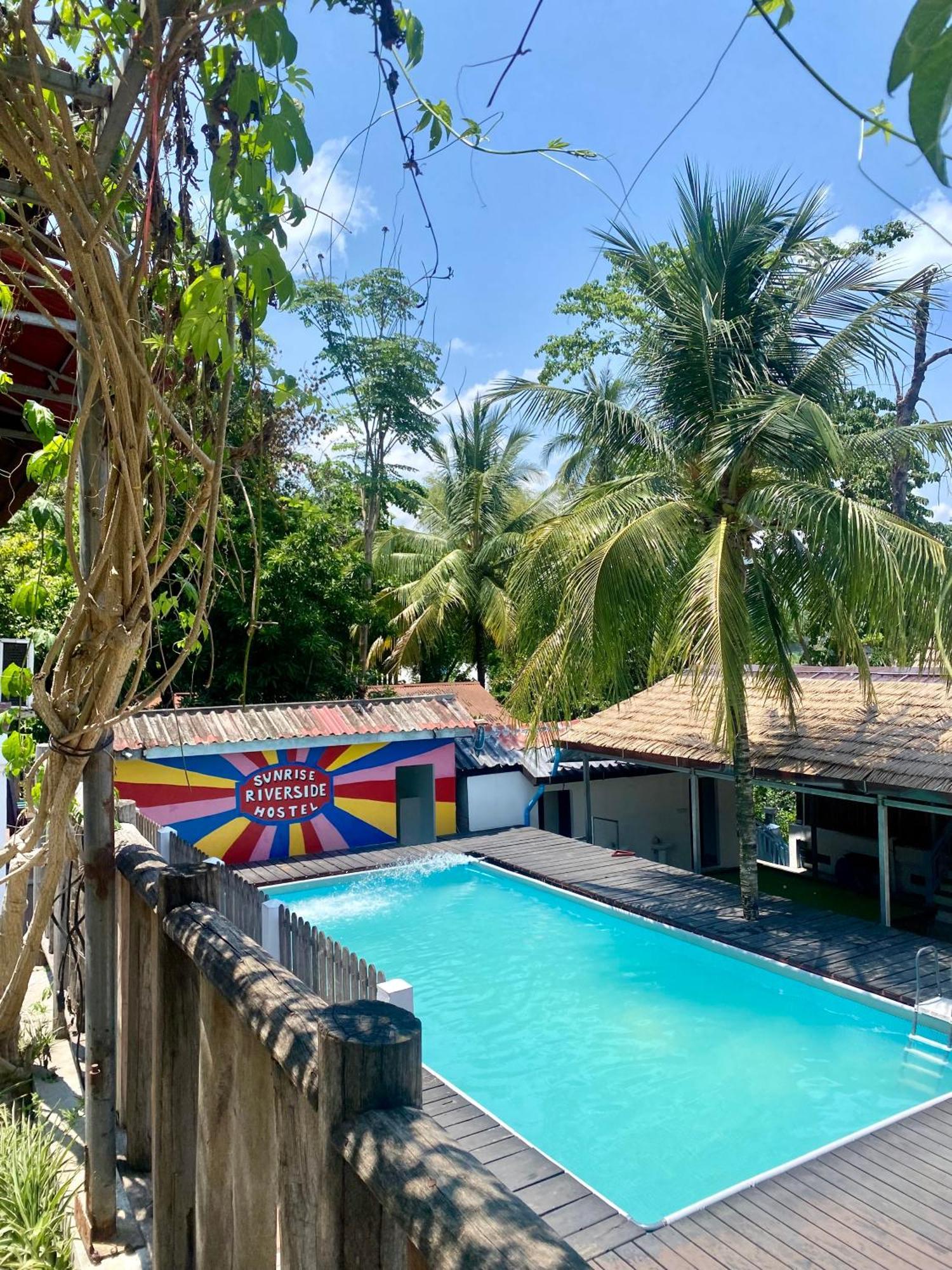 Sunrise Riverside Pool Hostel Luang Prabang Bagian luar foto