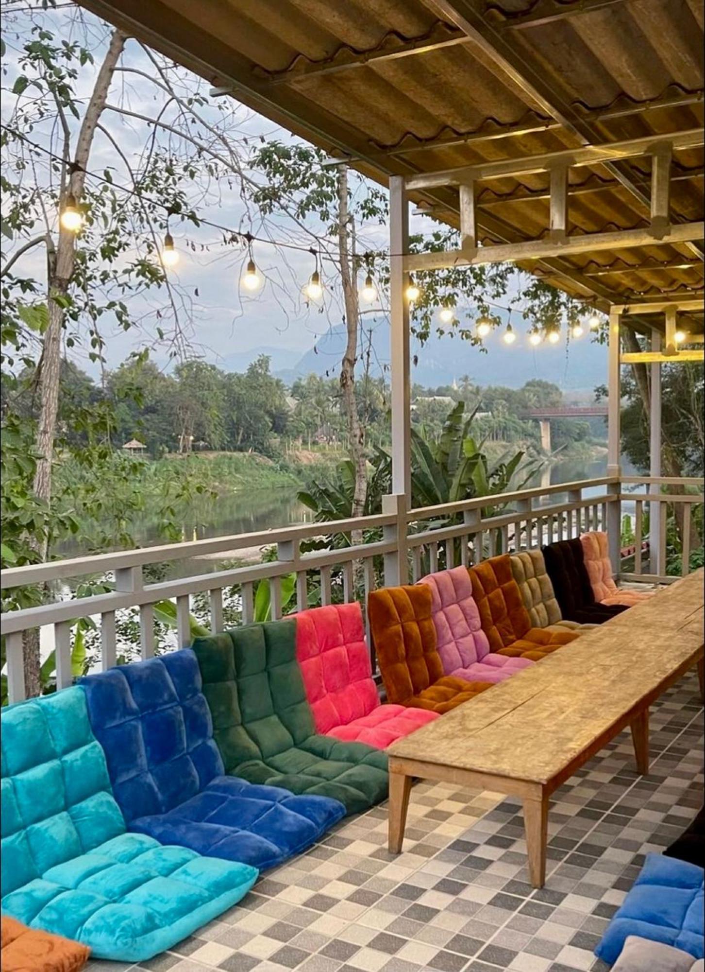 Sunrise Riverside Pool Hostel Luang Prabang Bagian luar foto